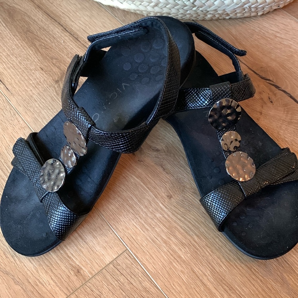 Vionic Farra Lizard black sandal with accents adjustable straps